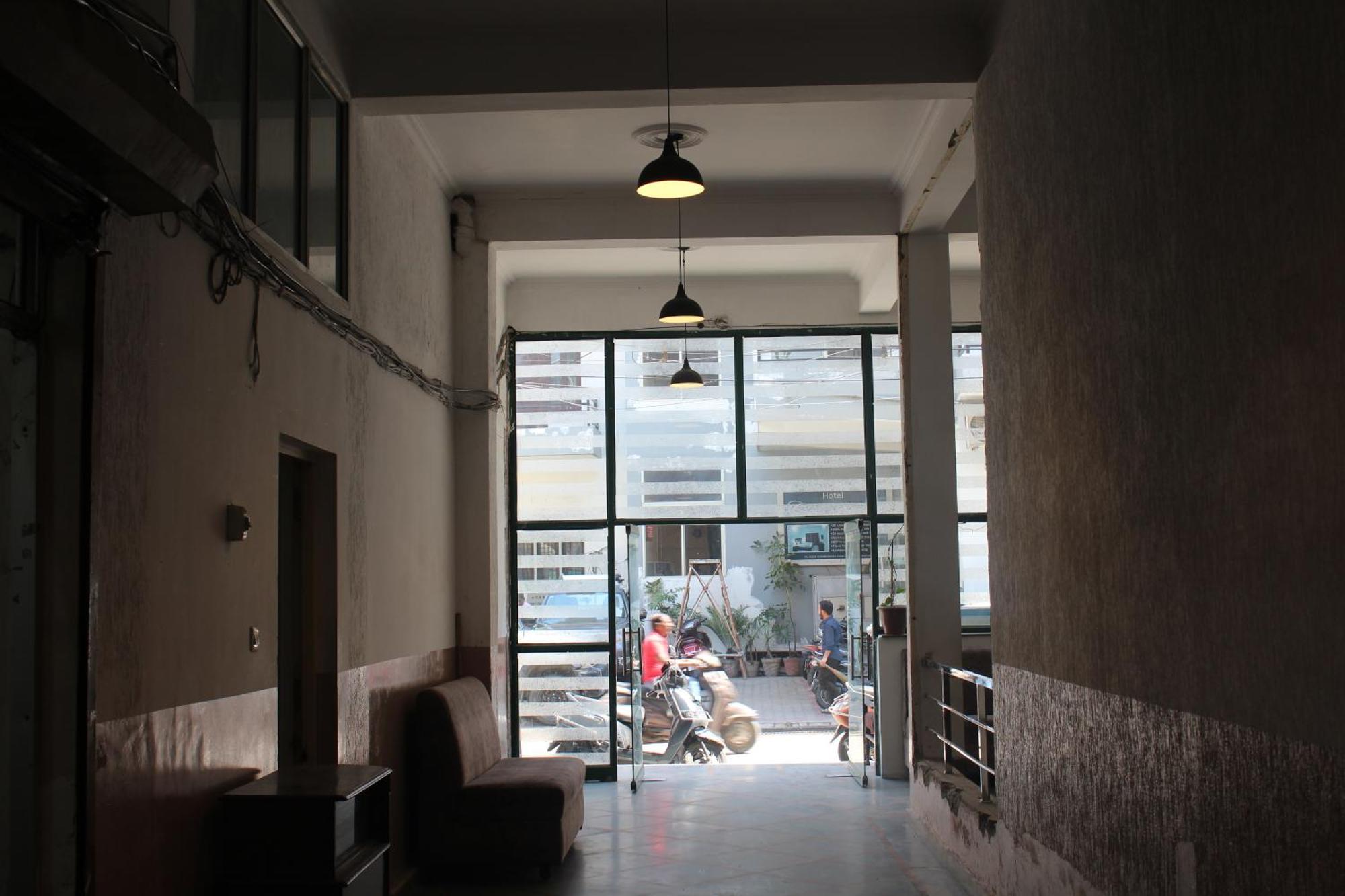 Hotel Shree Chitra Residency By Grb à Haridwār Extérieur photo